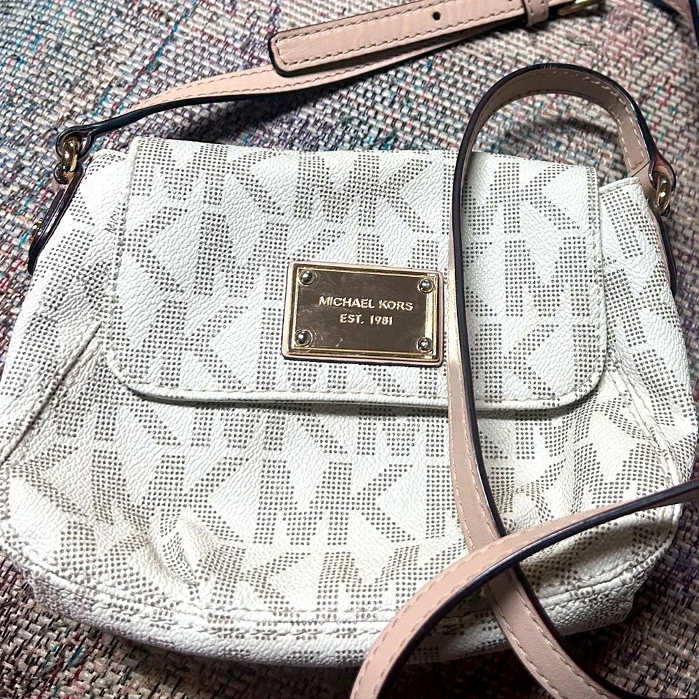 Michael Kors Small Crossbody Purse - Picture 1 of 7
